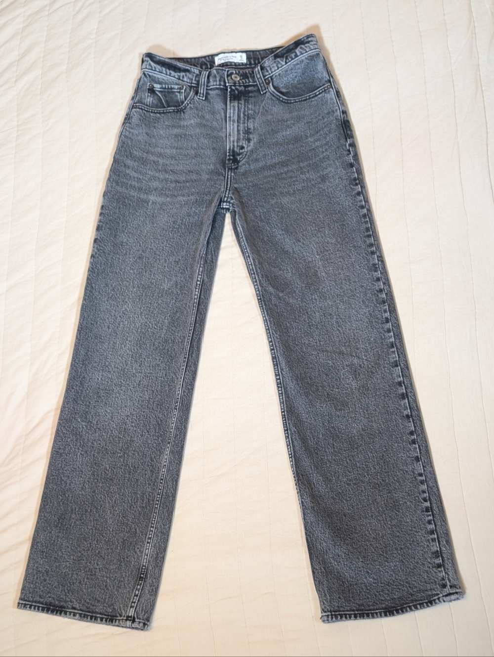Abercrombie & Fitch The ’90s Relaxed Jean 26 High Rise Gray Wash Wide Leg Denim